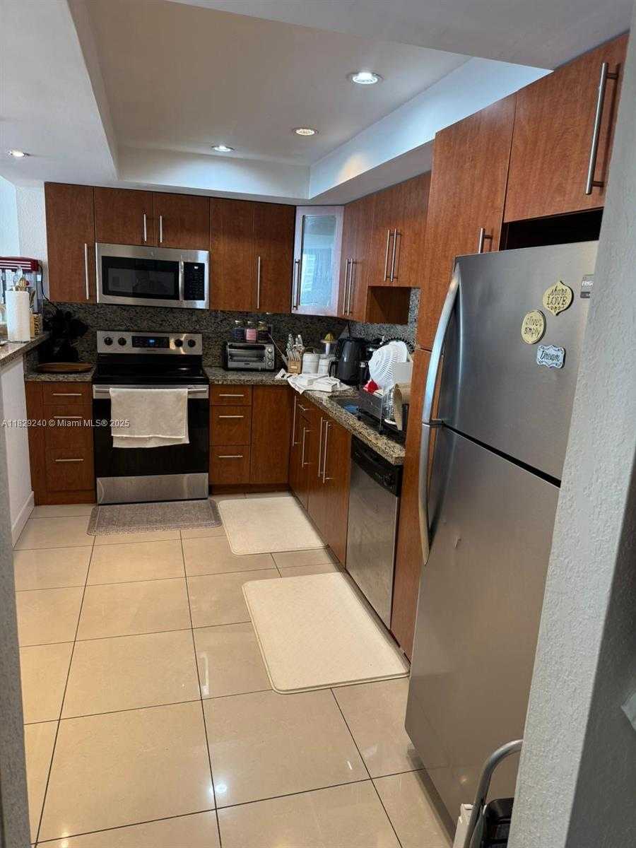 Small Image of 19380 COLLINS AVE #808, Sunny Isles Beach Number 3
