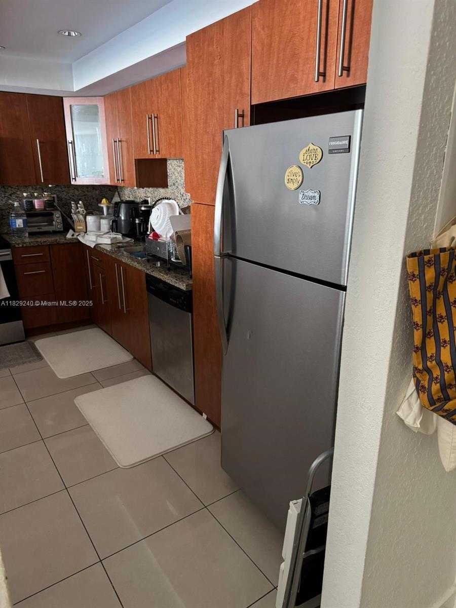 Small Image of 19380 COLLINS AVE #808, Sunny Isles Beach Number 4