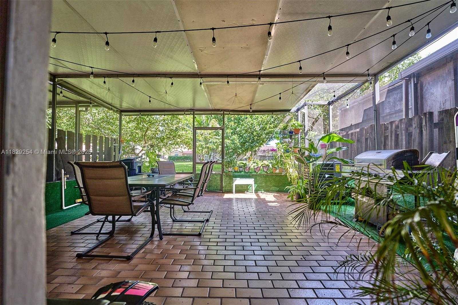 Small Image of 11137 SOUTH WEST 154TH CT #11137, Miami Number 10