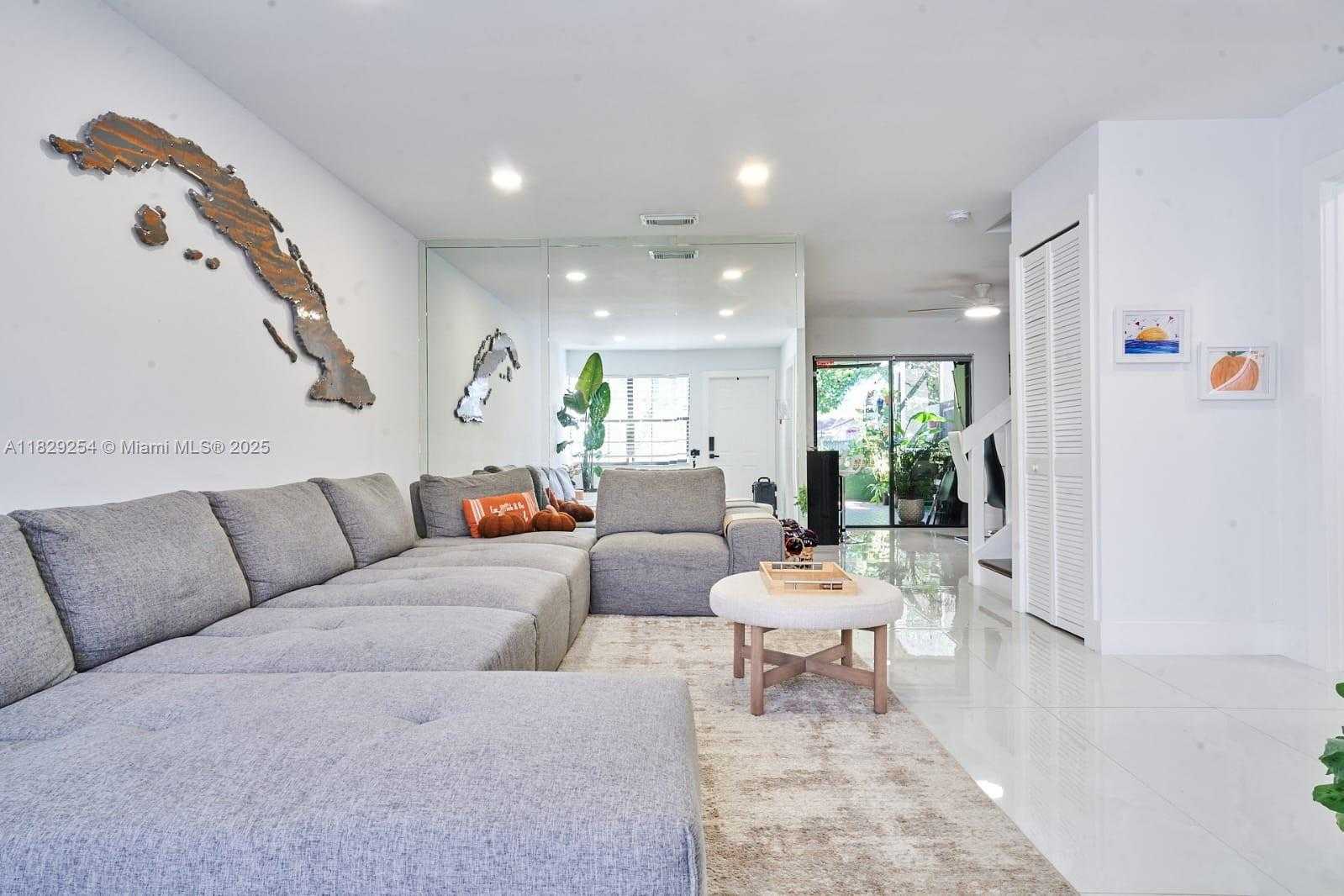 Small Image of 11137 SOUTH WEST 154TH CT #11137, Miami Number 2