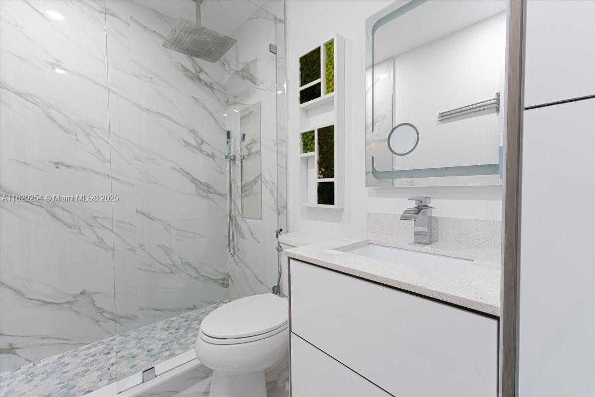 Small Image of 11137 SOUTH WEST 154TH CT #11137, Miami Number 23