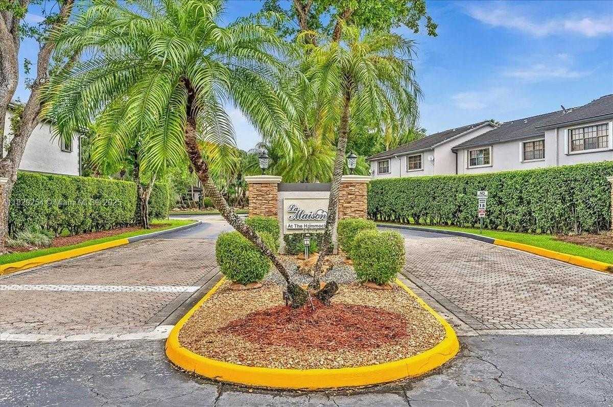 Small Image of 11137 SOUTH WEST 154TH CT #11137, Miami Number 37
