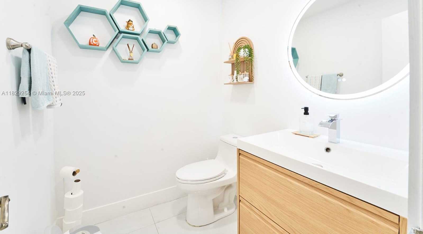 Small Image of 11137 SOUTH WEST 154TH CT #11137, Miami Number 4