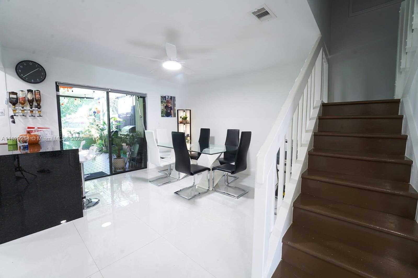 Small Image of 11137 SOUTH WEST 154TH CT #11137, Miami Number 5