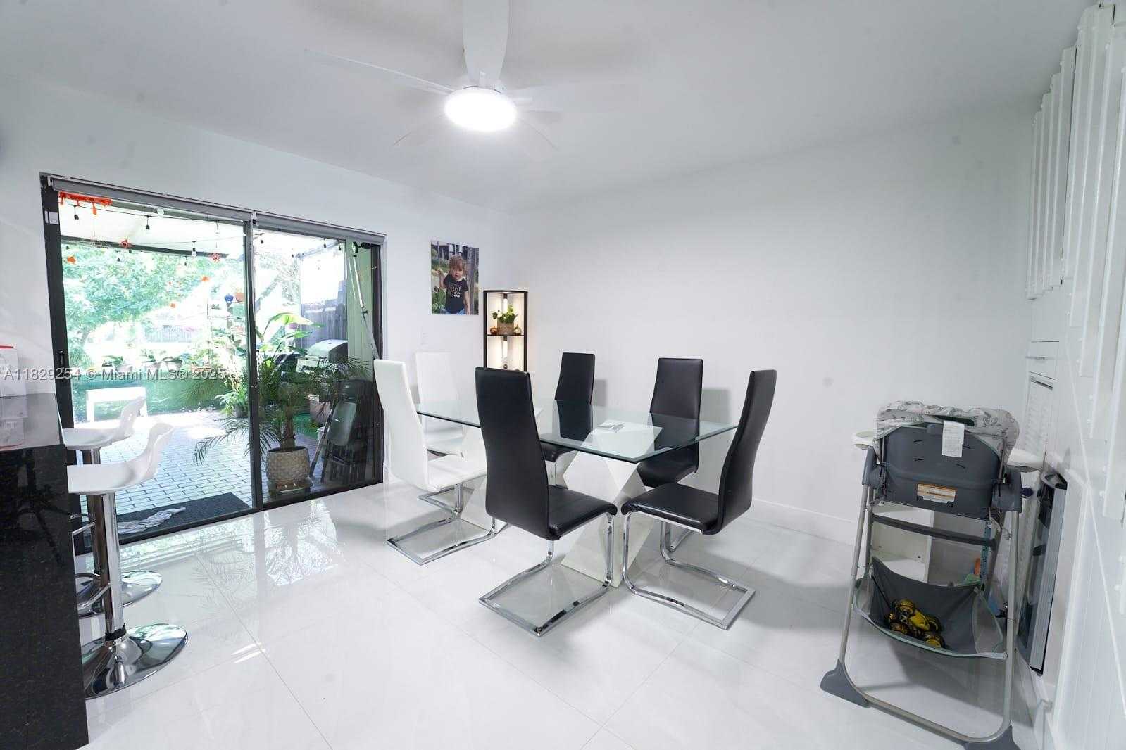 Small Image of 11137 SOUTH WEST 154TH CT #11137, Miami Number 6