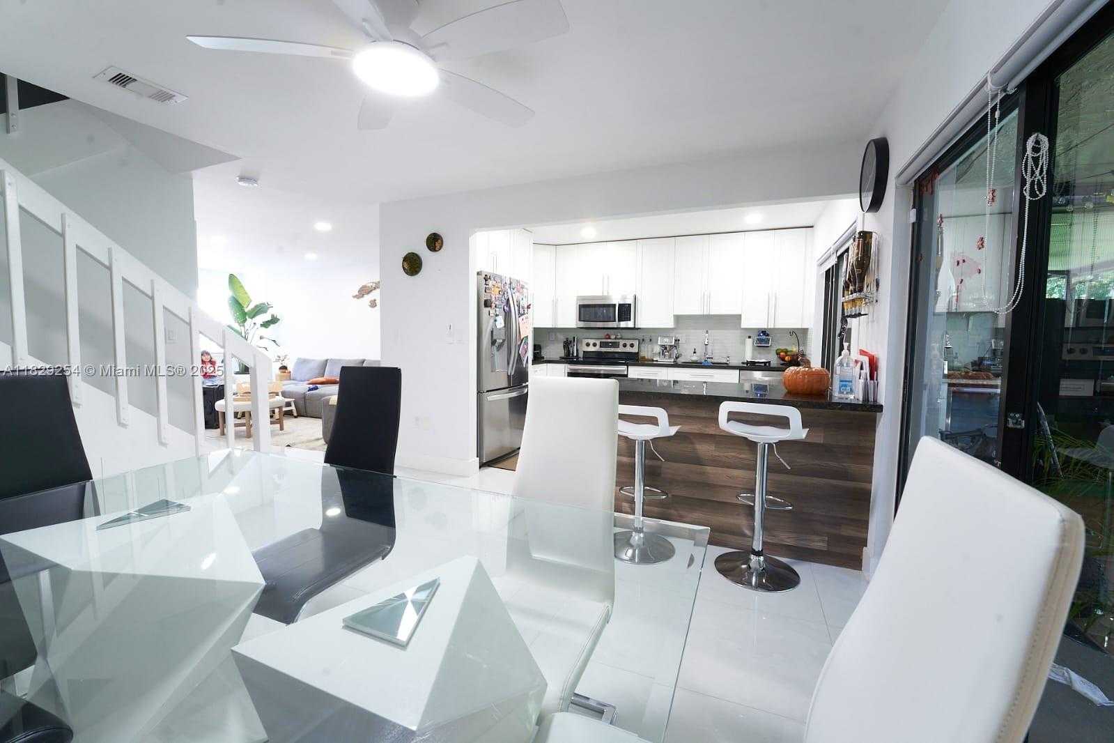 Small Image of 11137 SOUTH WEST 154TH CT #11137, Miami Number 7