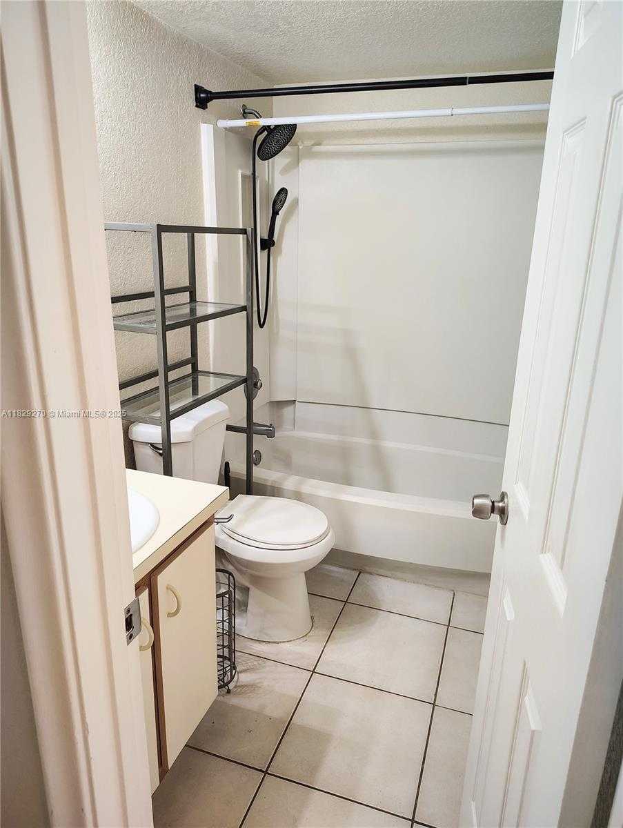 Small Image of 2501 RIVERSIDE DR #202-A, Coral Springs Number 10