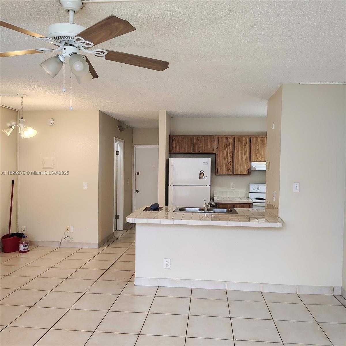 Small Image of 2501 RIVERSIDE DR #202-A, Coral Springs Number 3