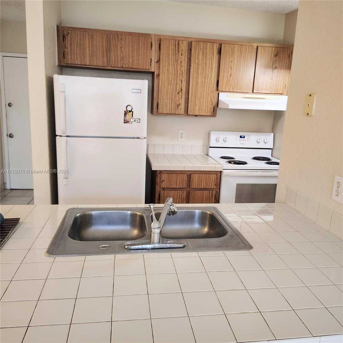Small Image of 2501 RIVERSIDE DR #202-A, Coral Springs Number 6