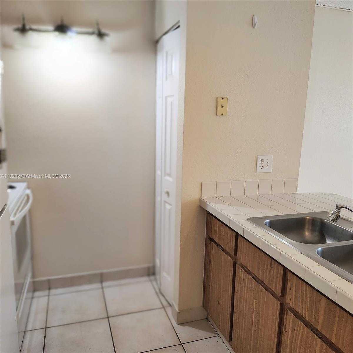 Small Image of 2501 RIVERSIDE DR #202-A, Coral Springs Number 8