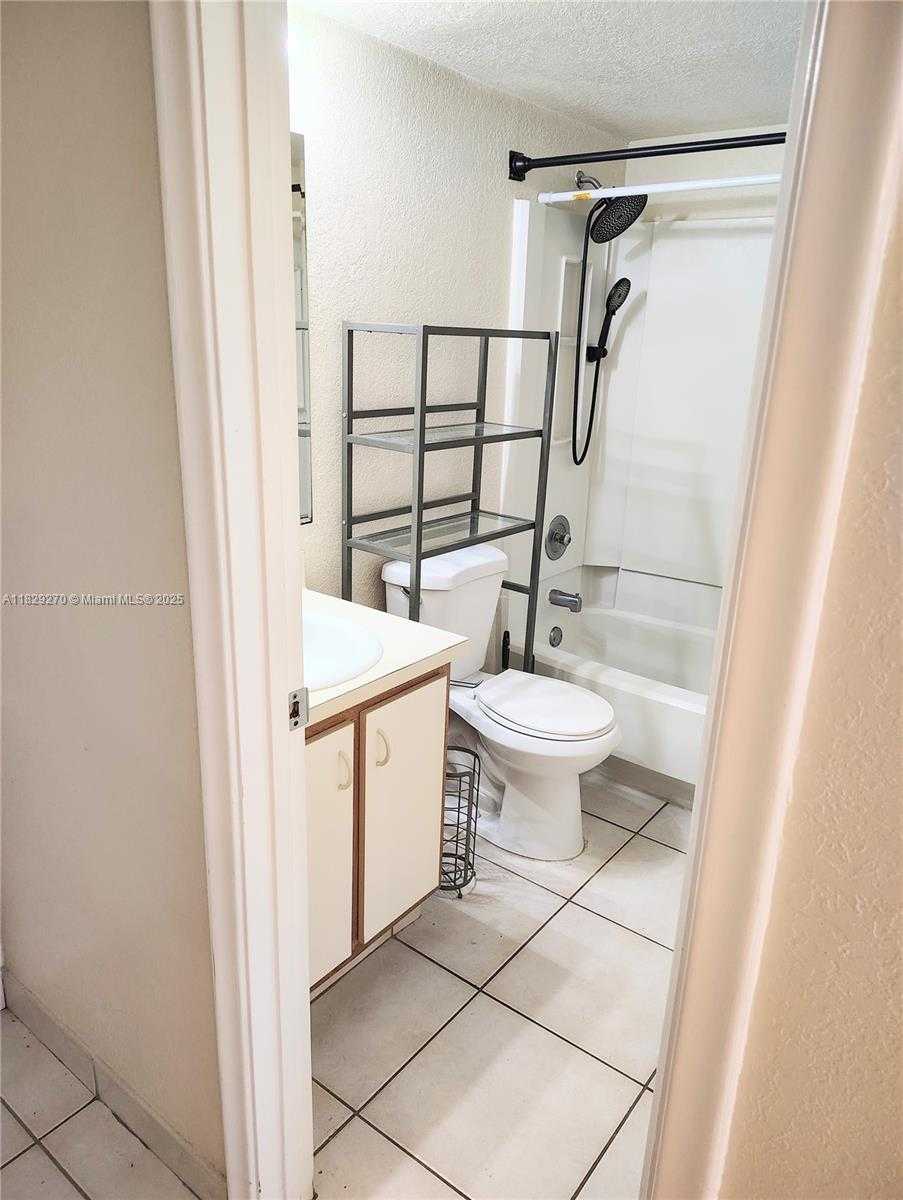 Small Image of 2501 RIVERSIDE DR #202-A, Coral Springs Number 9