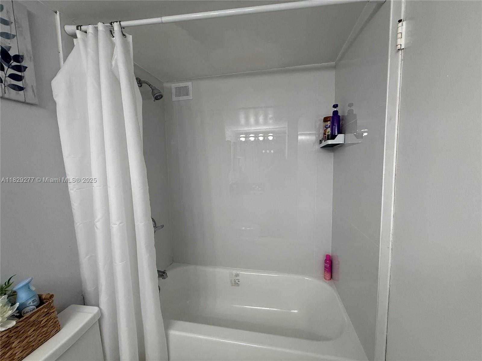 Small Image of 18011 BISCAYNE BLVD #805, Aventura Number 10