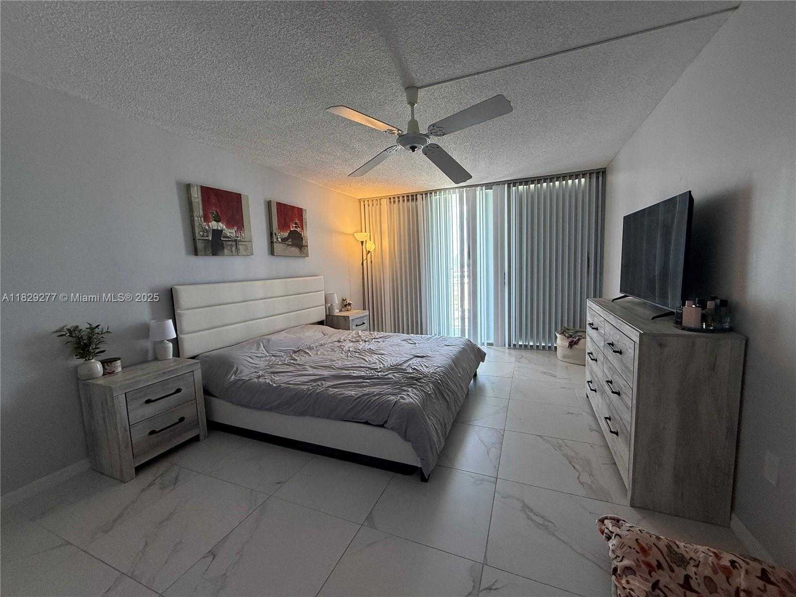 Small Image of 18011 BISCAYNE BLVD #805, Aventura Number 13