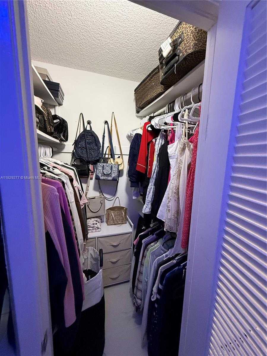 Small Image of 18011 BISCAYNE BLVD #805, Aventura Number 15