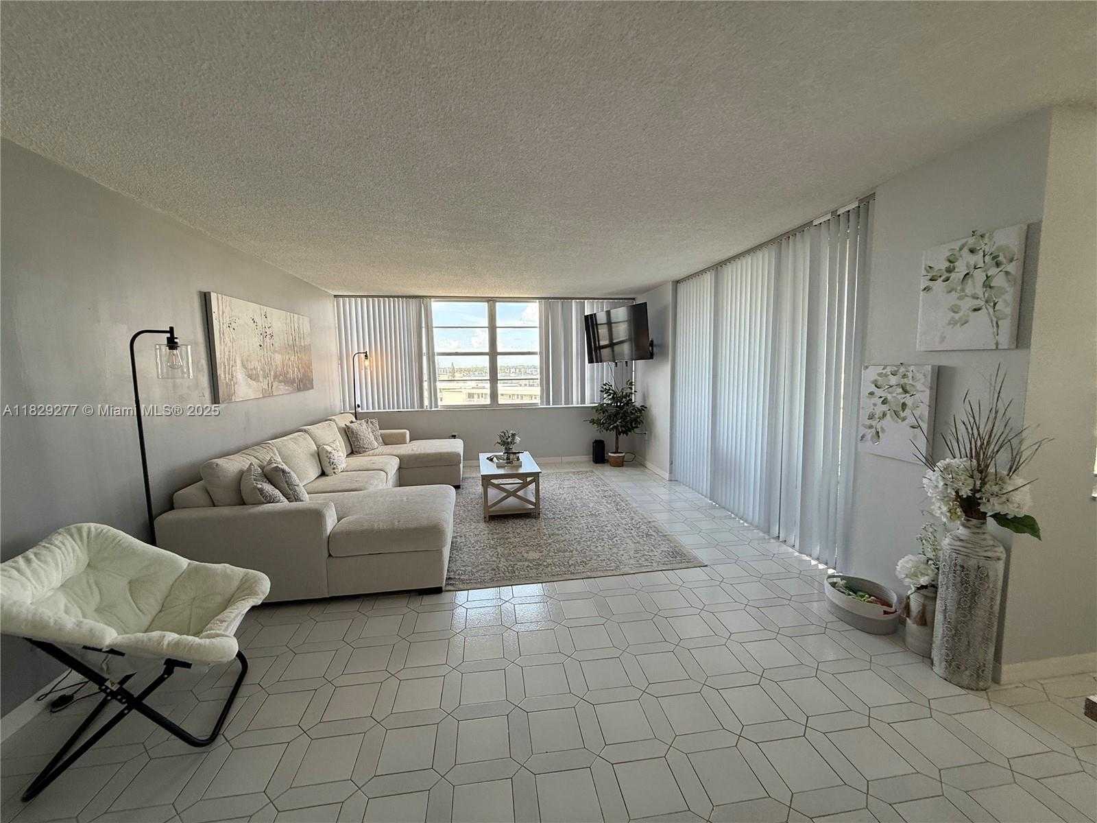 Small Image of 18011 BISCAYNE BLVD #805, Aventura Number 7