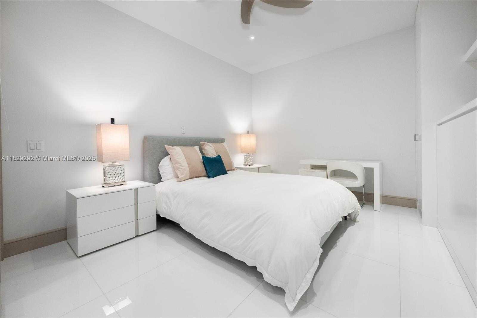 Small Image of 9703 COLLINS AVE #PH-12, Bal Harbour Number 18