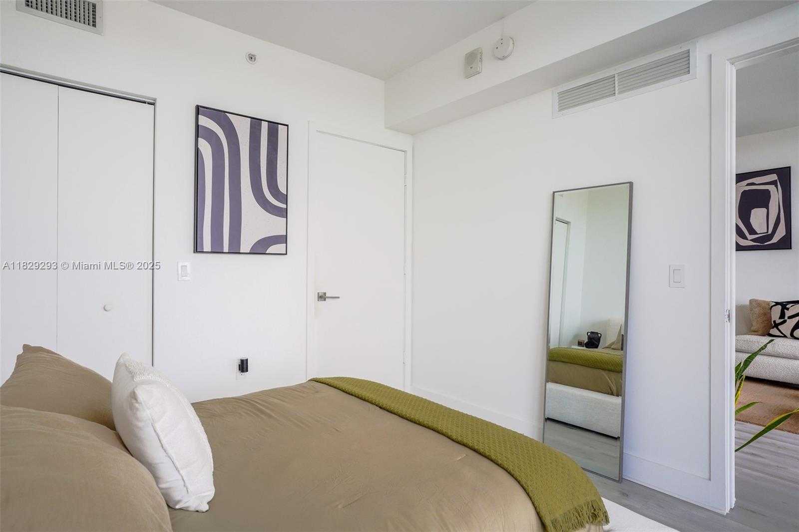 Small Image of 121 NORTH EAST 34TH ST #2711, Miami Number 12