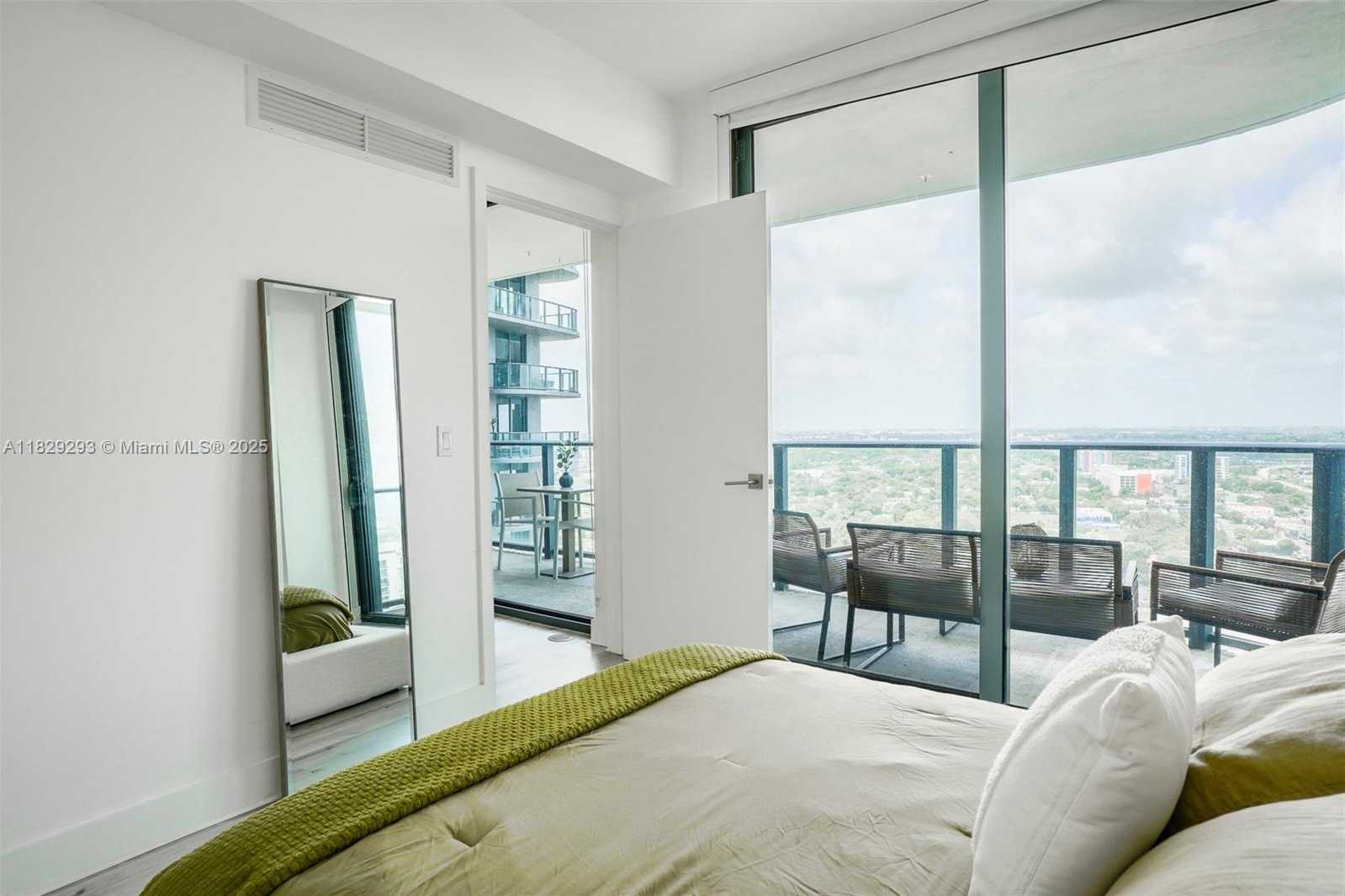 Small Image of 121 NORTH EAST 34TH ST #2711, Miami Number 13