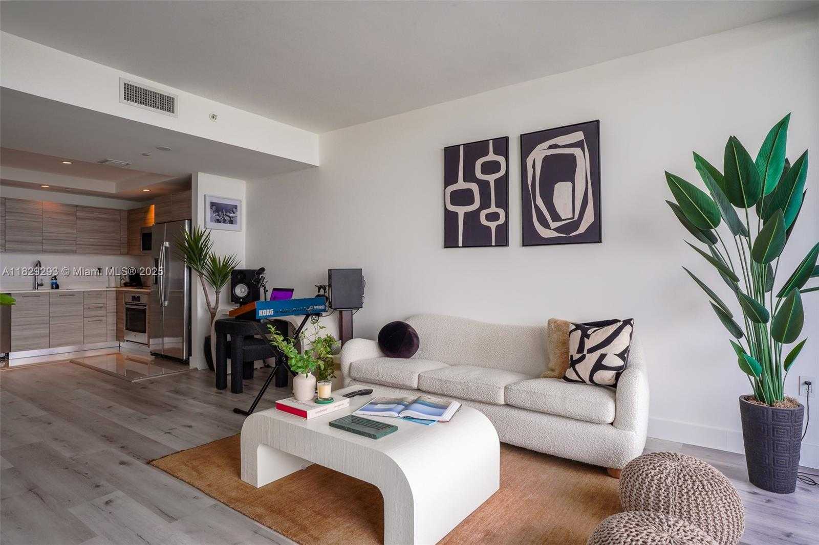 Small Image of 121 NORTH EAST 34TH ST #2711, Miami Number 6