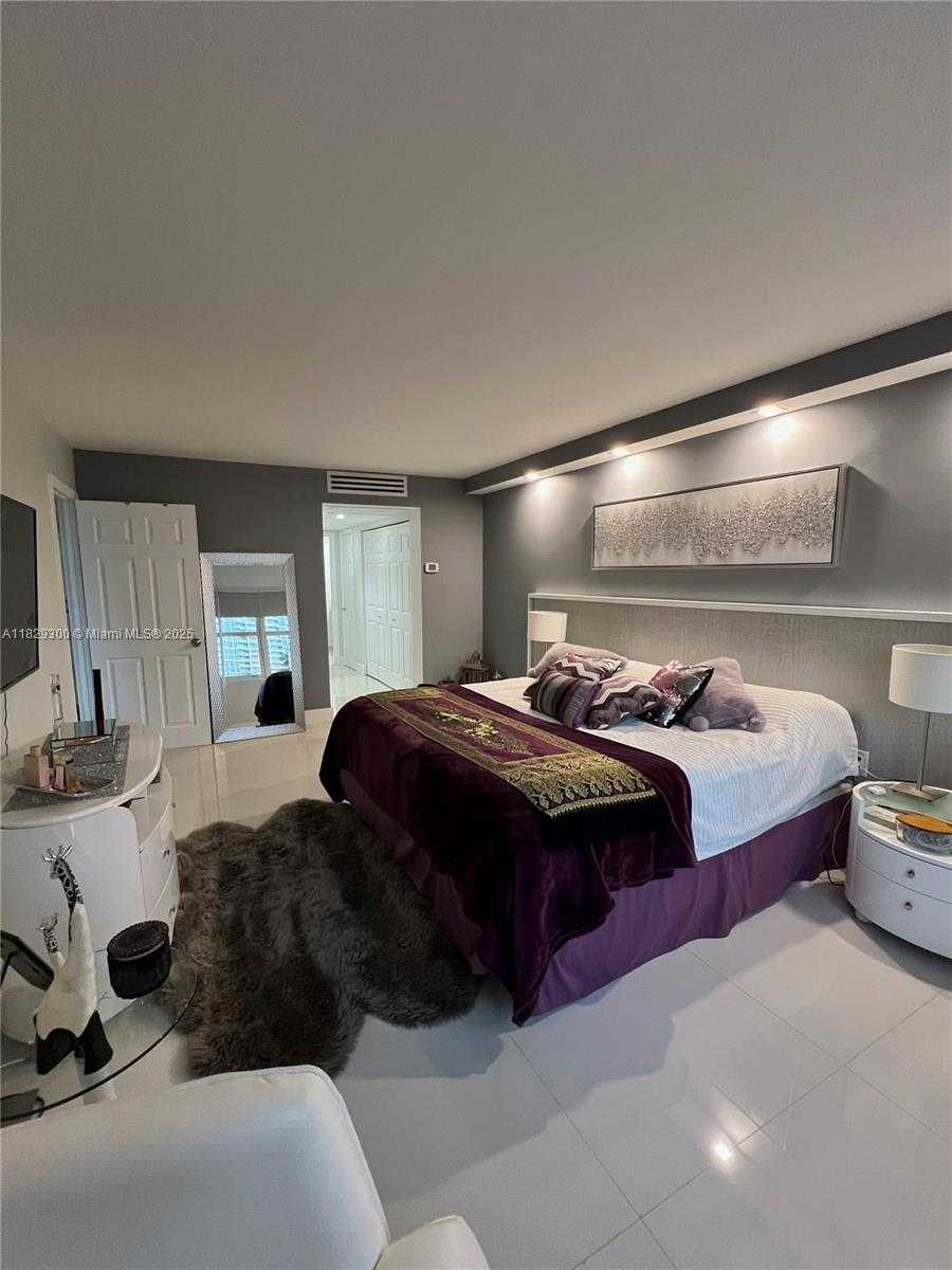 Small Image of 6770 INDIAN CREEK DR #5P, Miami Beach Number 18