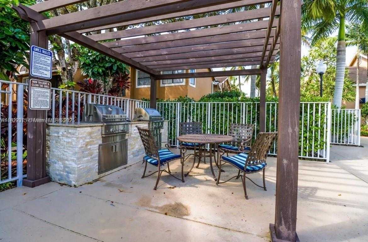 Small Image of 10670 SOUTH WEST 156TH PL #309, Miami Number 25