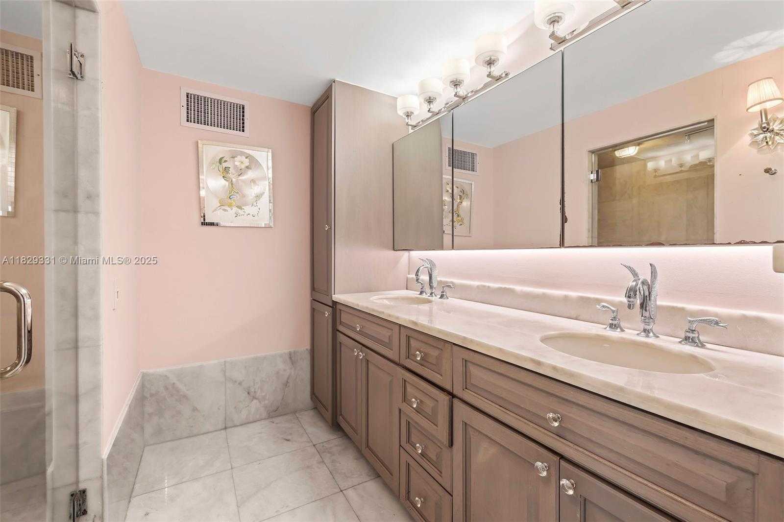 Small Image of 900 BAY DR #702/704, Miami Beach Number 22