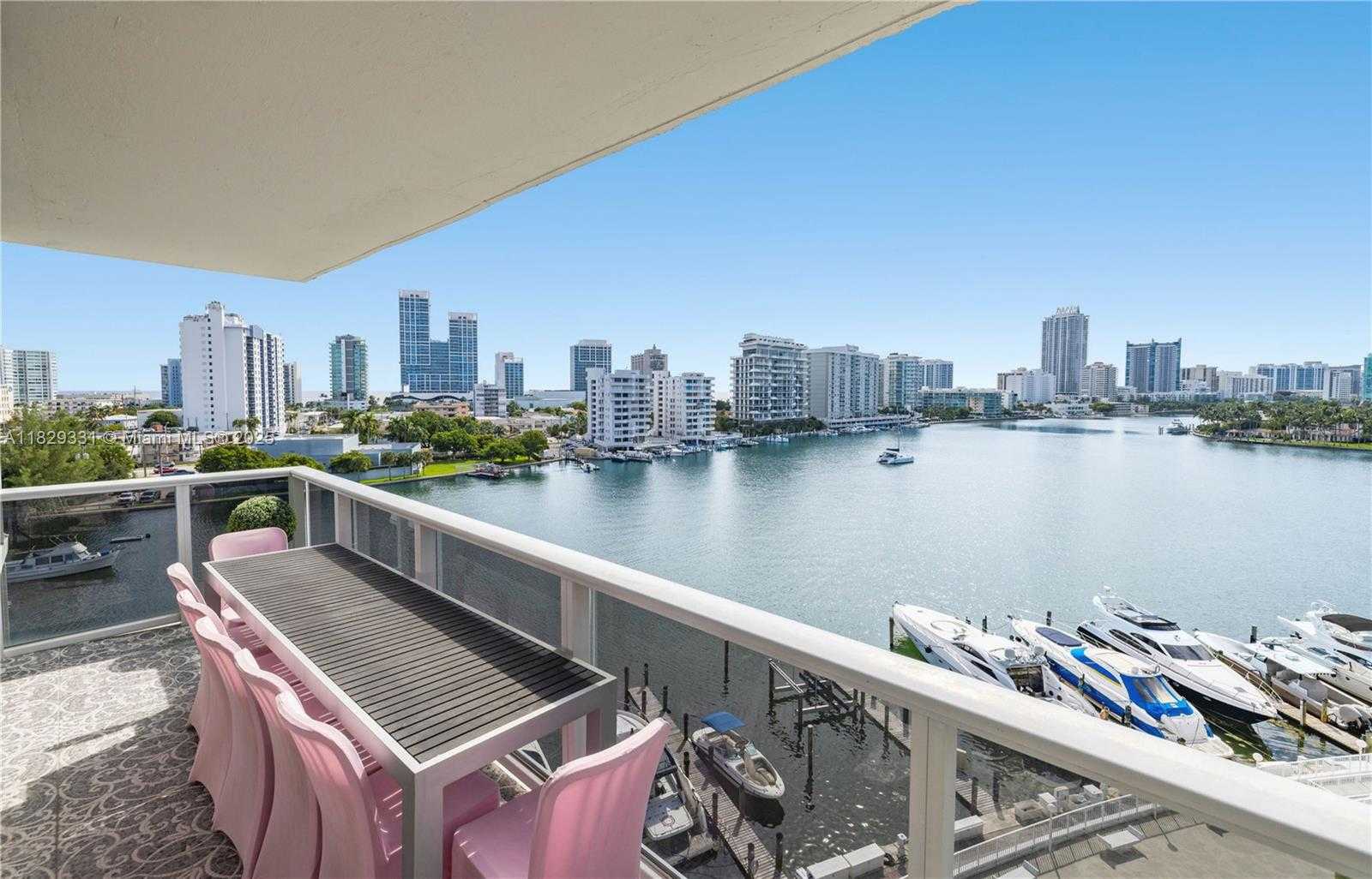 Small Image of 900 BAY DR #702/704, Miami Beach Number 36
