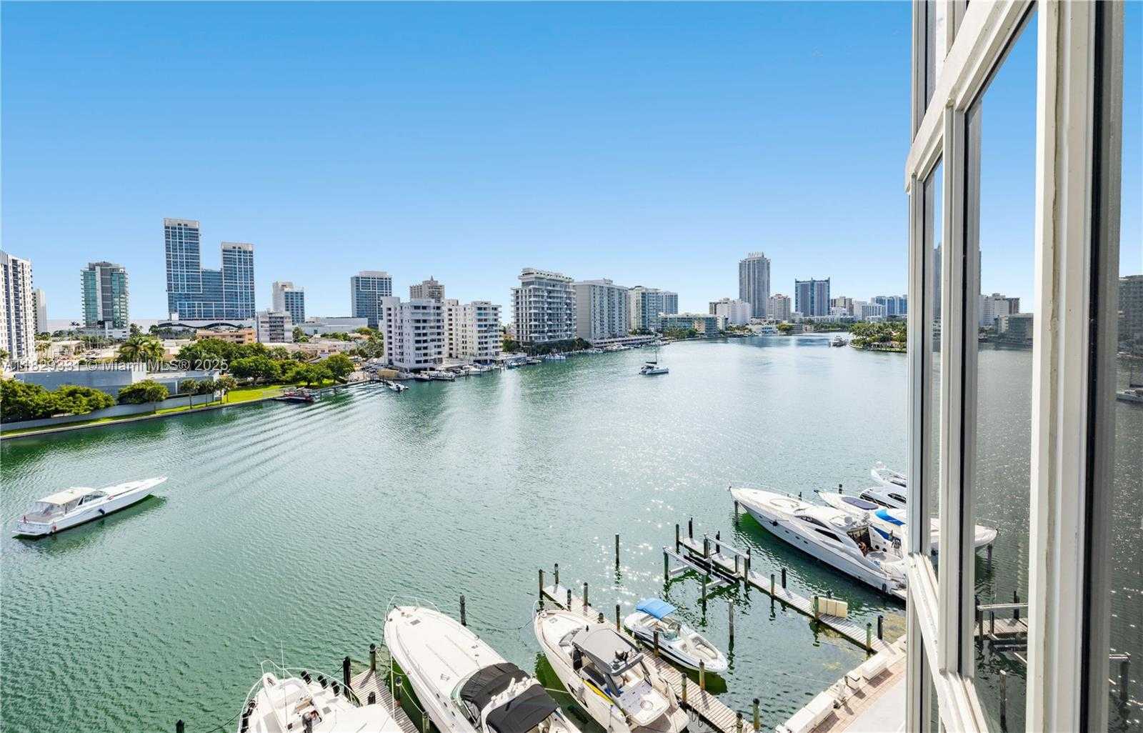 Small Image of 900 BAY DR #702/704, Miami Beach Number 52