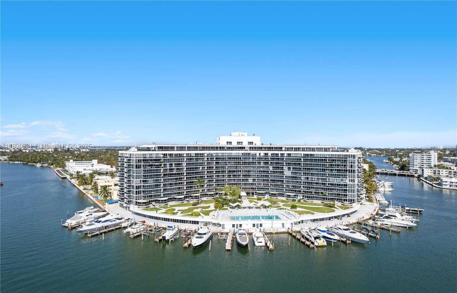 Small Image of 900 BAY DR #702/704, Miami Beach Number 57
