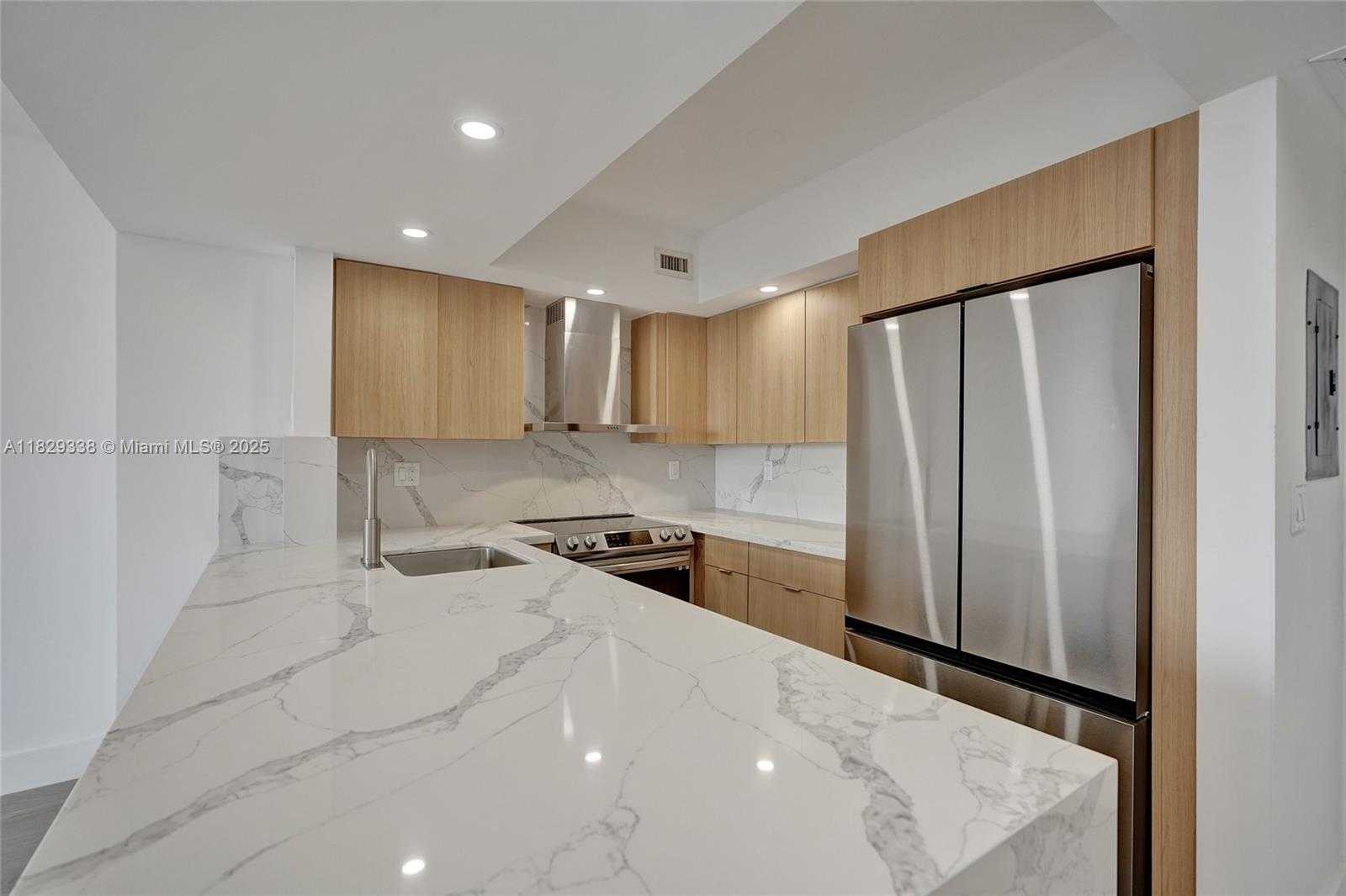 Small Image of 5600 COLLINS AVE #10L, Miami Beach Number 13