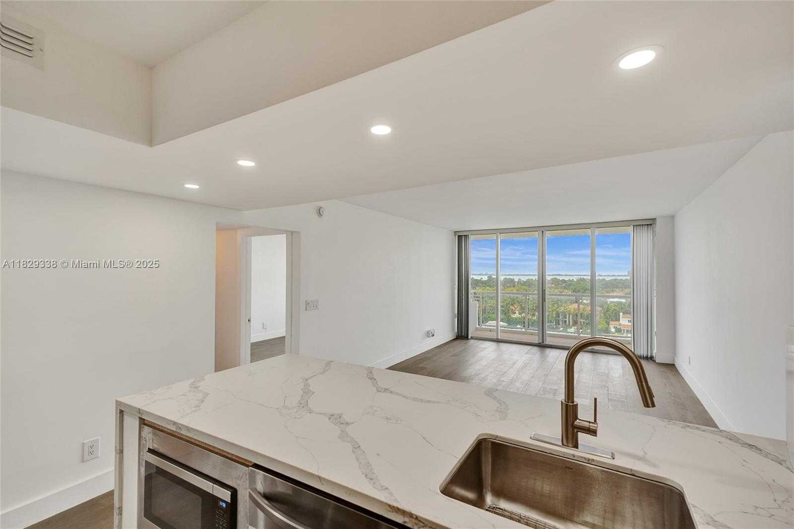 Small Image of 5600 COLLINS AVE #10L, Miami Beach Number 19