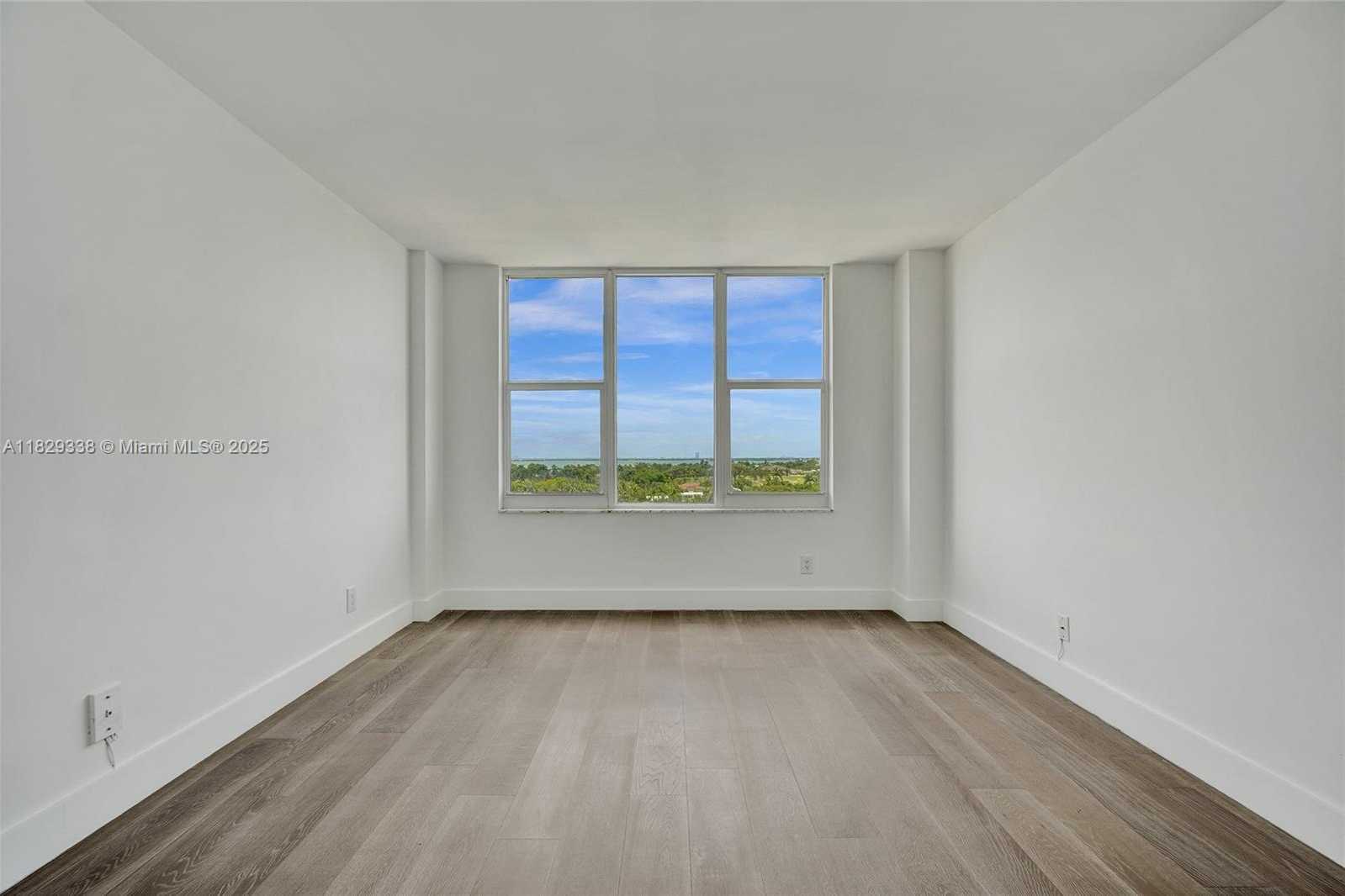 Small Image of 5600 COLLINS AVE #10L, Miami Beach Number 28