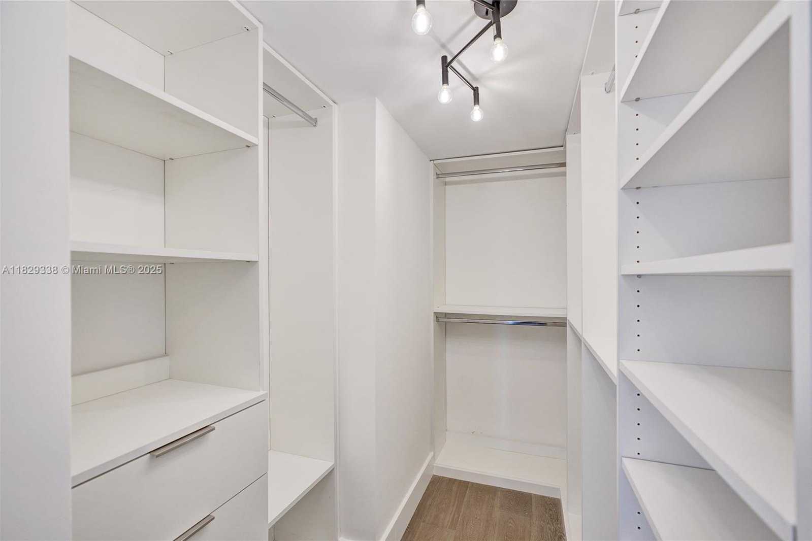 Small Image of 5600 COLLINS AVE #10L, Miami Beach Number 35