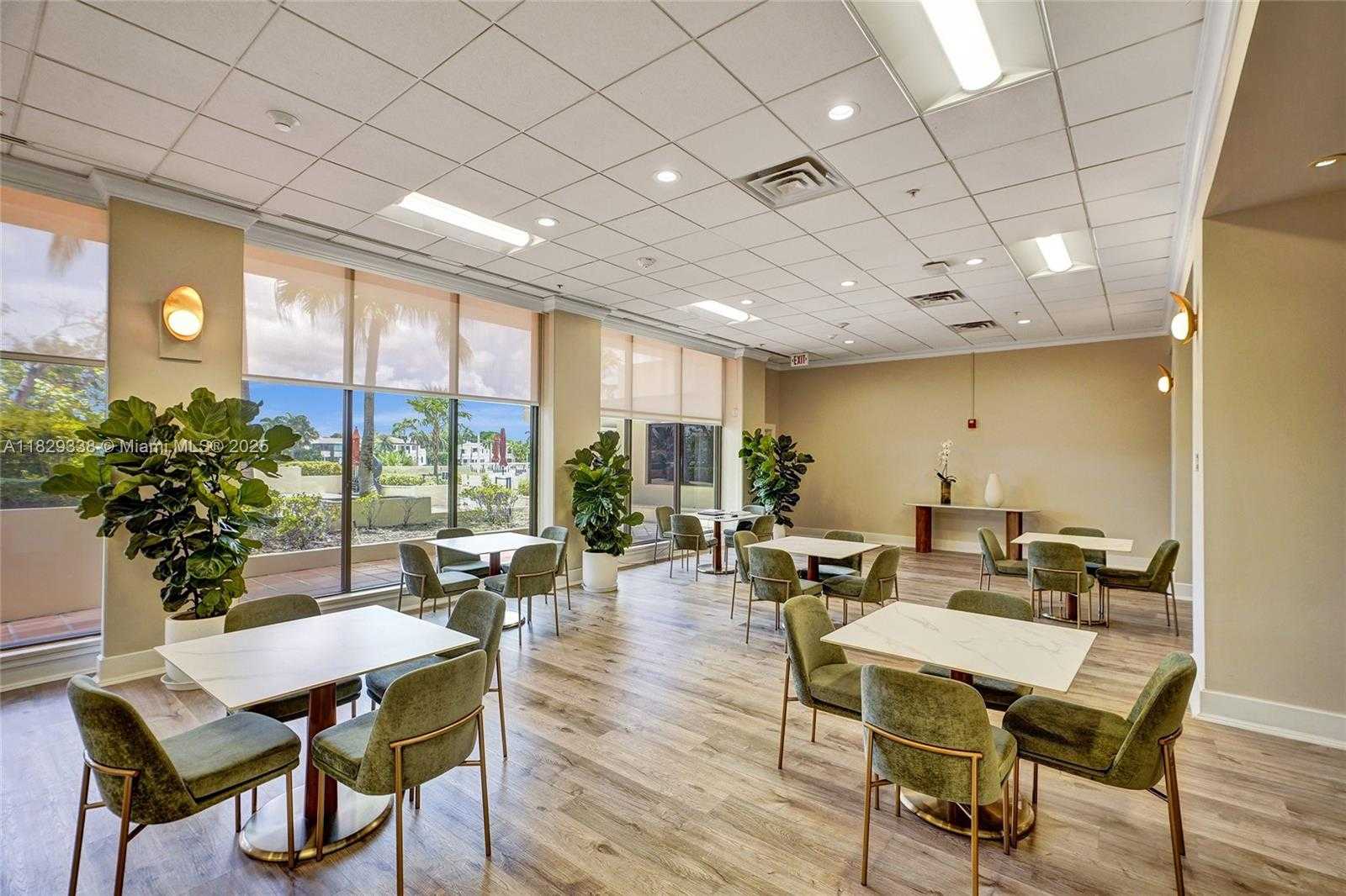 Small Image of 5600 COLLINS AVE #10L, Miami Beach Number 37
