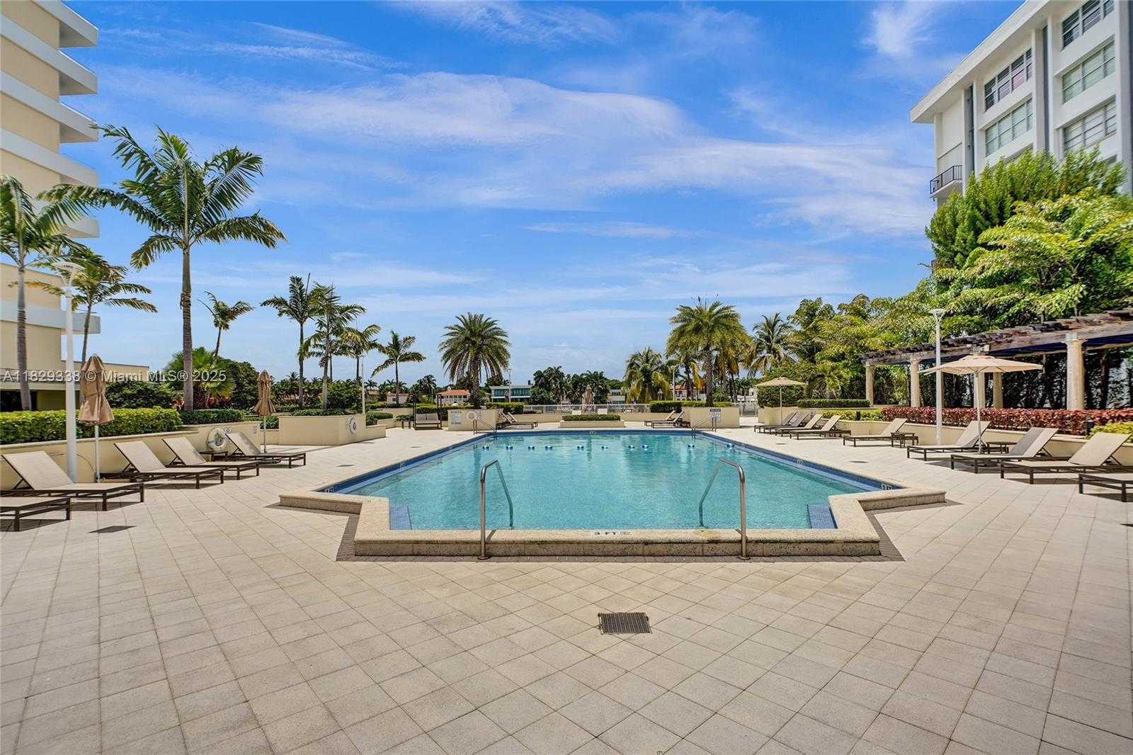 Small Image of 5600 COLLINS AVE #10L, Miami Beach Number 7