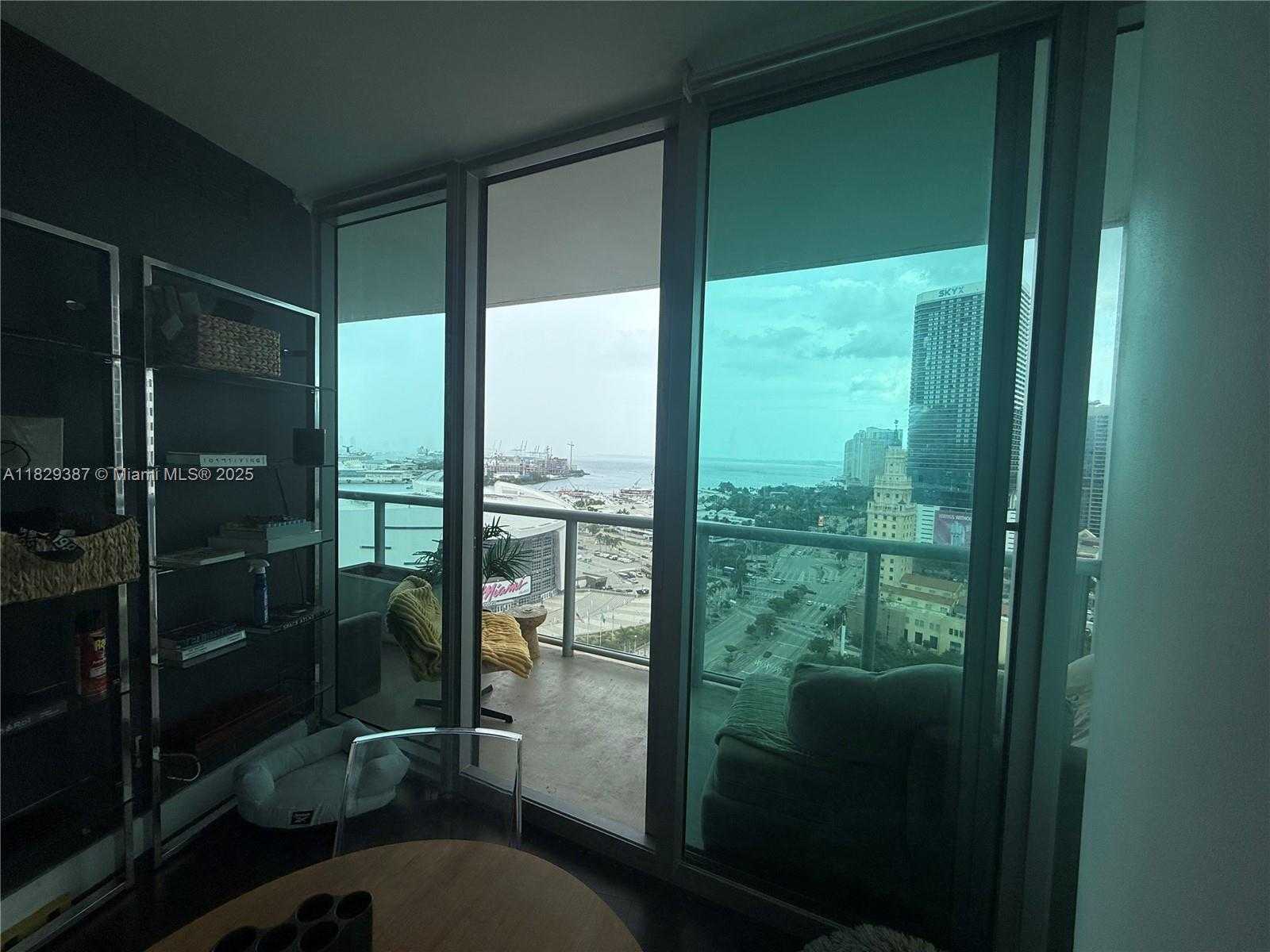 Small Image of 888 BISCAYNE BLVD #2201, Miami Number 11