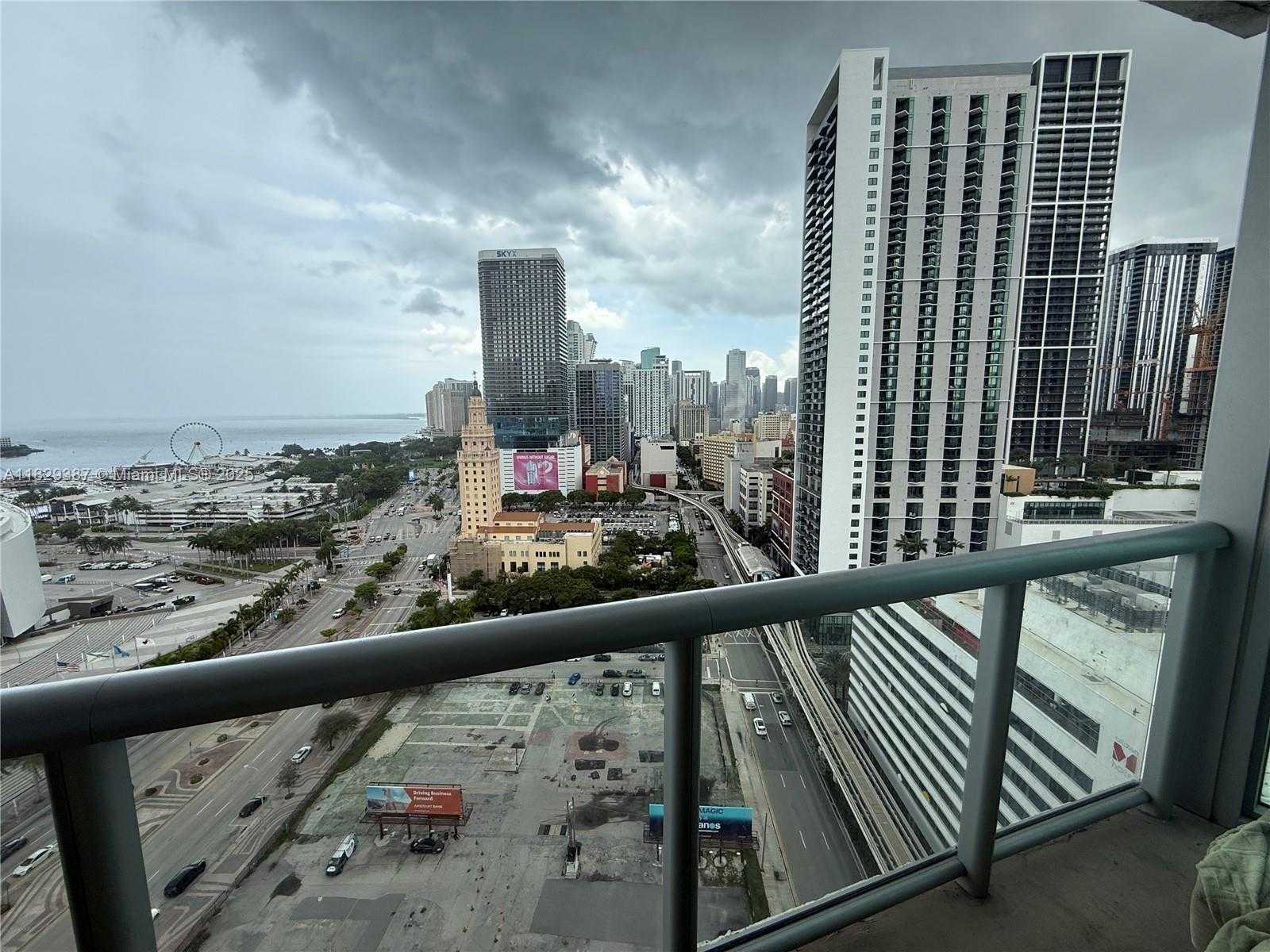 Small Image of 888 BISCAYNE BLVD #2201, Miami Number 14