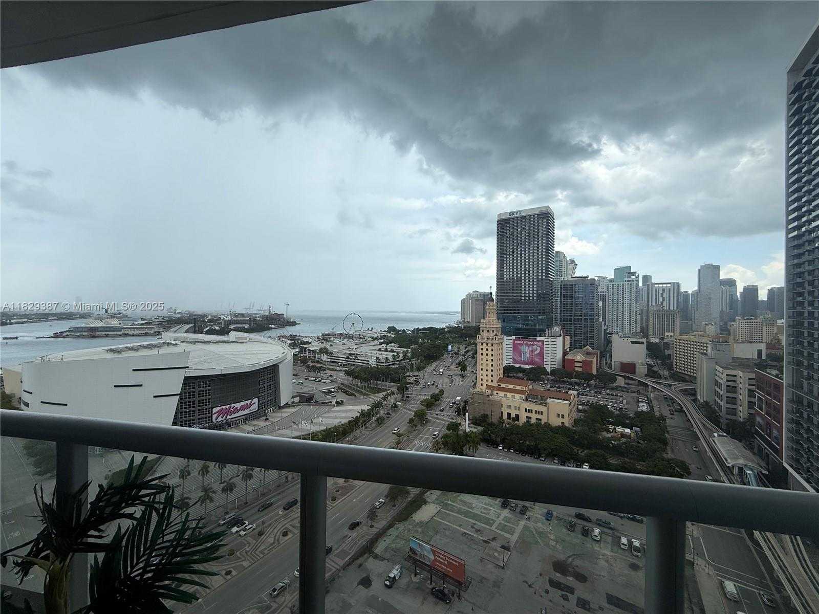 Small Image of 888 BISCAYNE BLVD #2201, Miami Number 15
