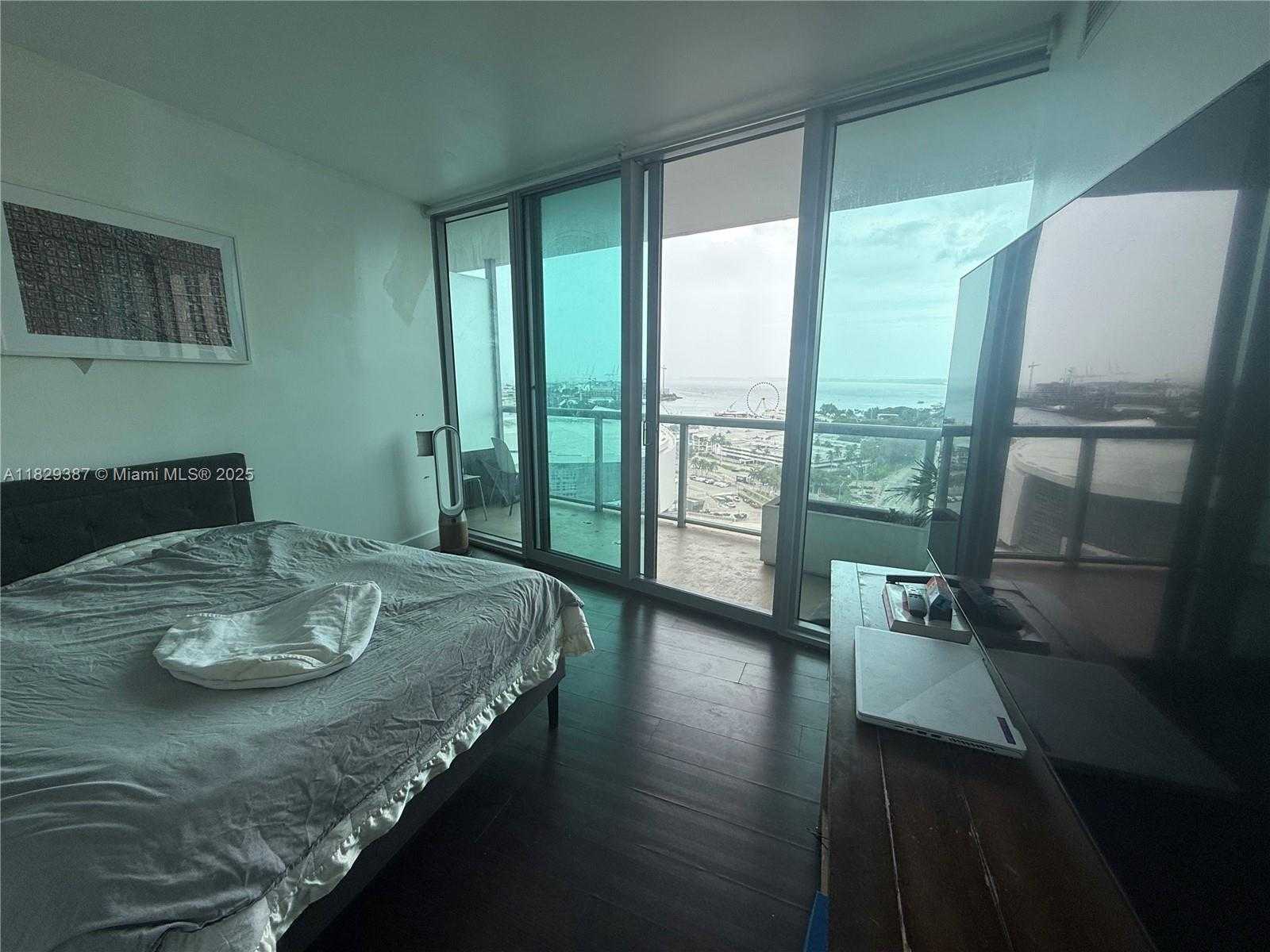 Small Image of 888 BISCAYNE BLVD #2201, Miami Number 18