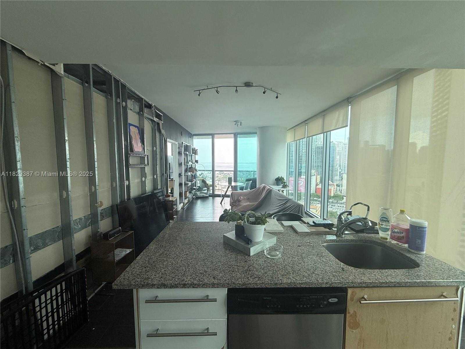 Small Image of 888 BISCAYNE BLVD #2201, Miami Number 22