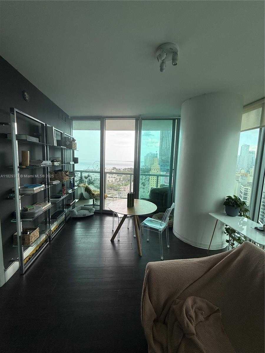 Small Image of 888 BISCAYNE BLVD #2201, Miami Number 26