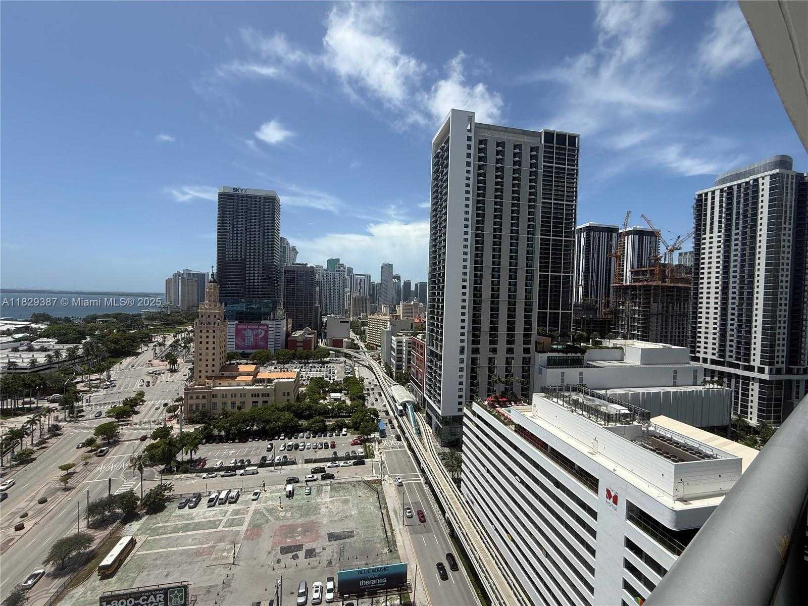 Small Image of 888 BISCAYNE BLVD #2201, Miami Number 5