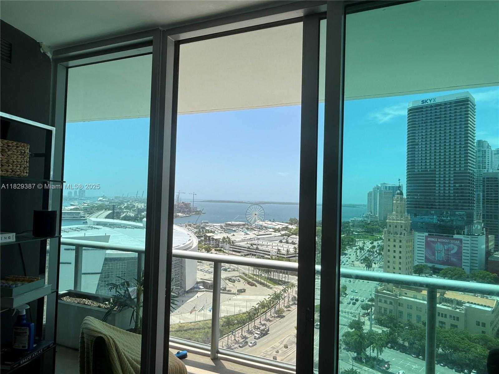 Small Image of 888 BISCAYNE BLVD #2201, Miami Number 6