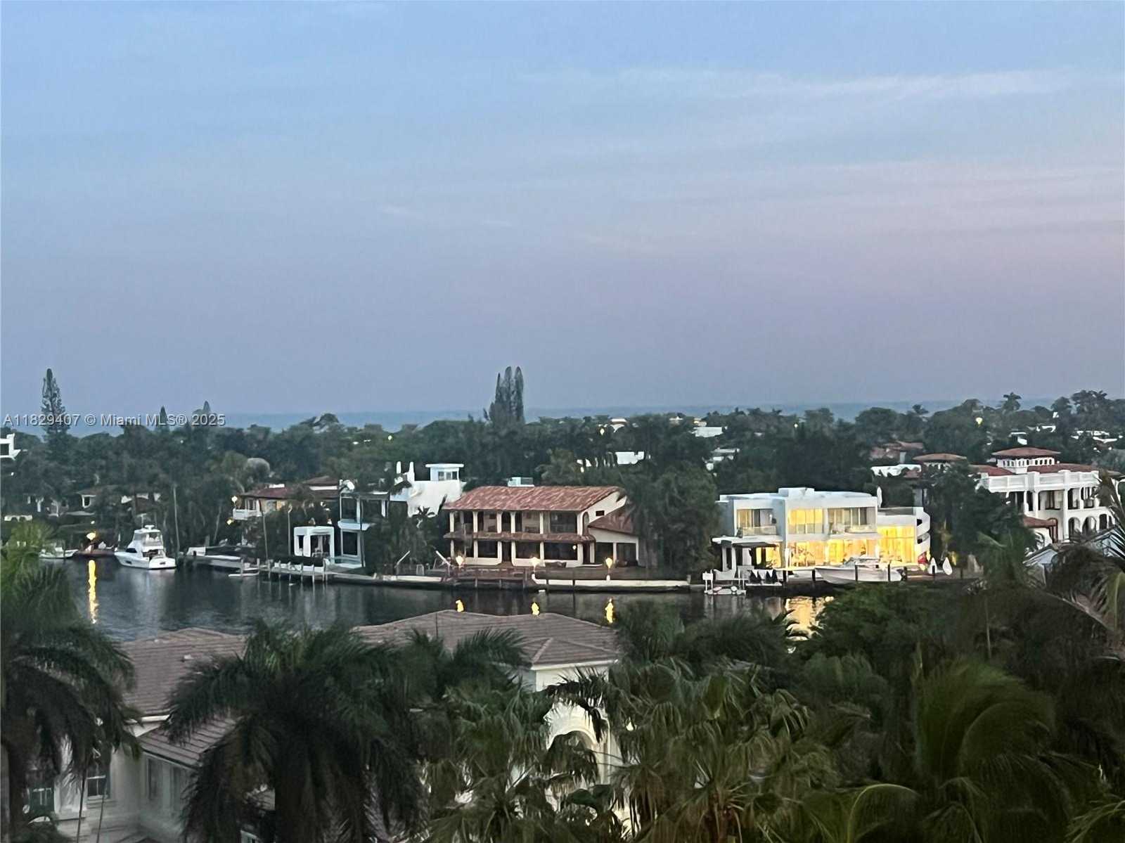 Small Image of 21050 POINT PL #702, Aventura Number 14