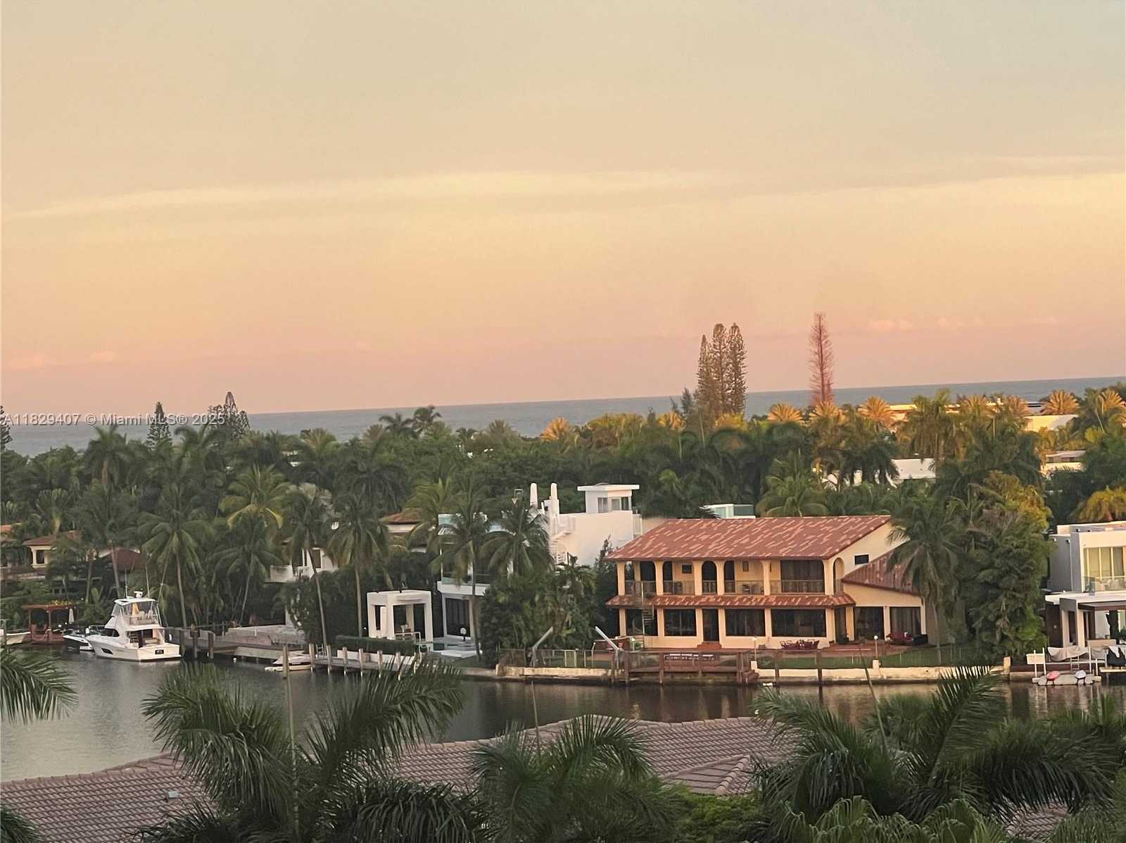 Small Image of 21050 POINT PL #702, Aventura Number 18