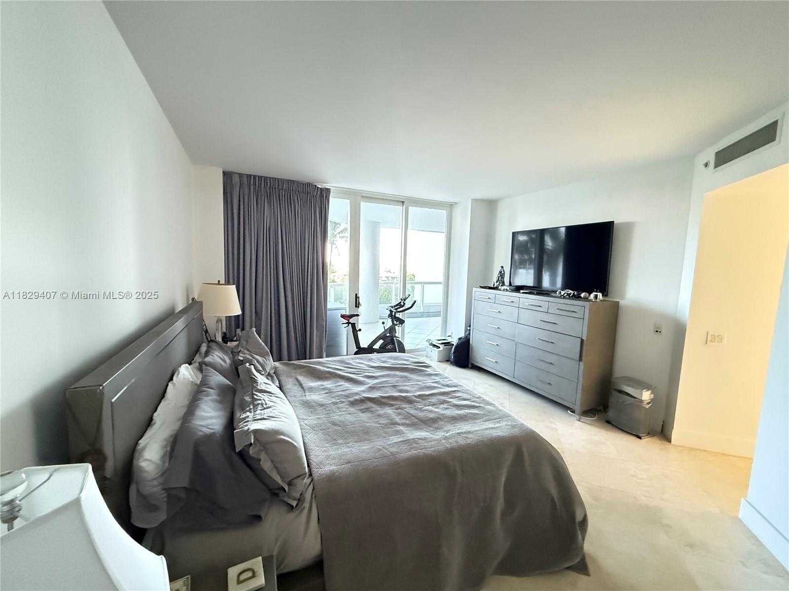 Small Image of 21050 POINT PL #702, Aventura Number 23