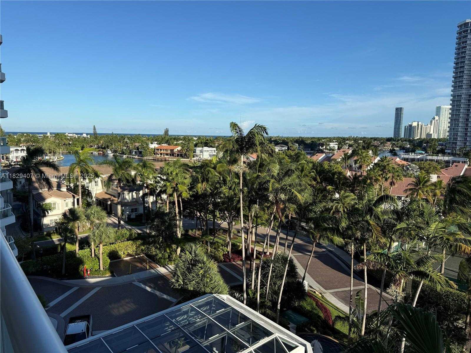 Small Image of 21050 POINT PL #702, Aventura Number 25