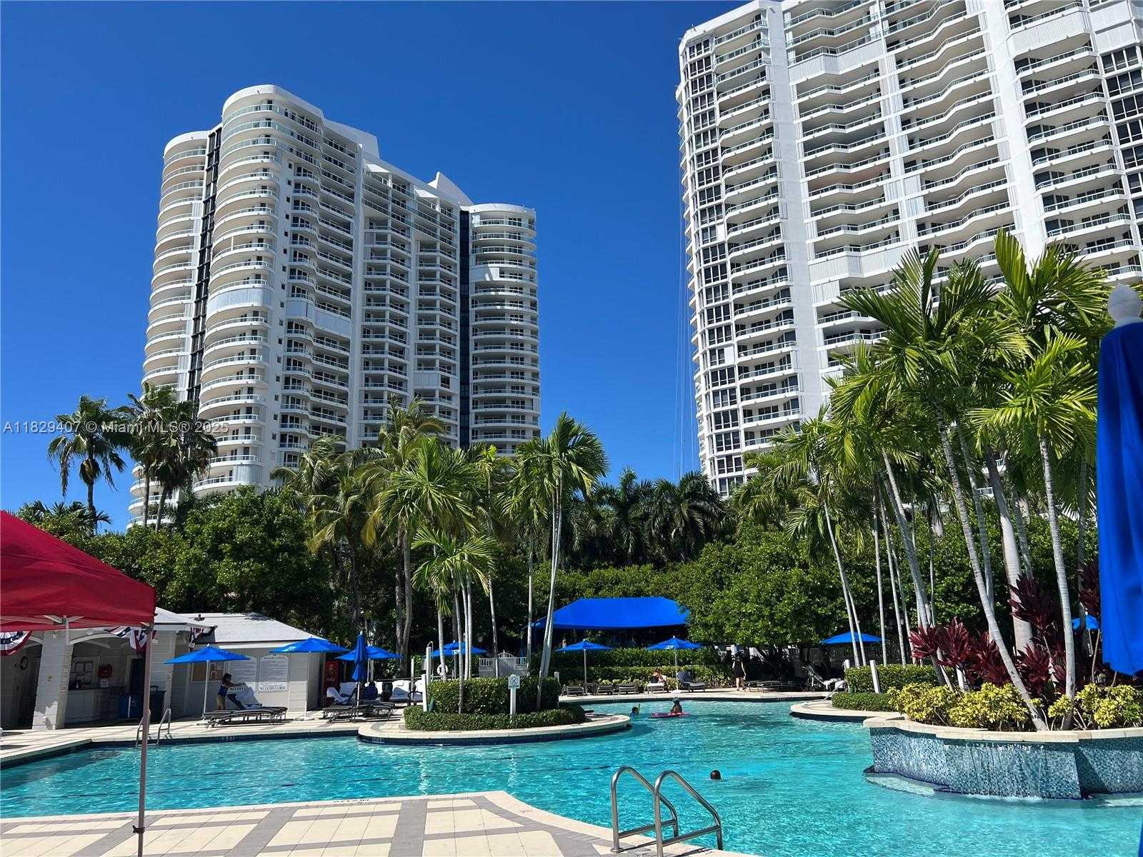 Small Image of 21050 POINT PL #702, Aventura Number 3