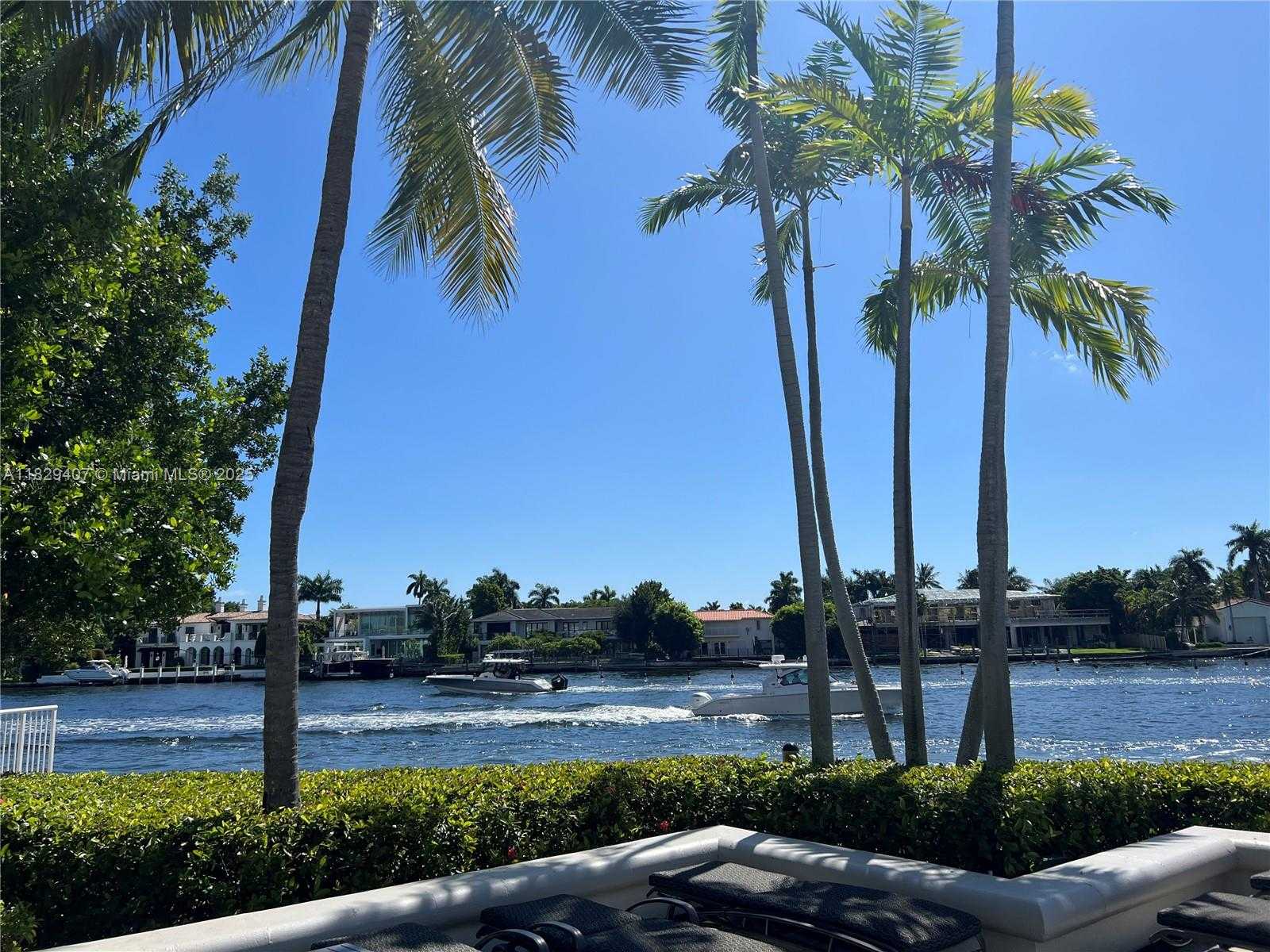 Small Image of 21050 POINT PL #702, Aventura Number 4