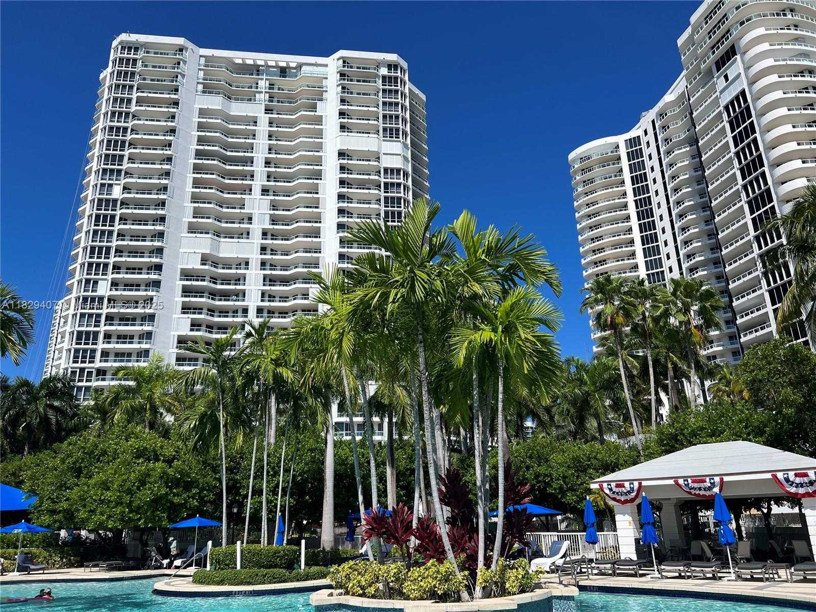 Small Image of 21050 POINT PL #702, Aventura Number 6